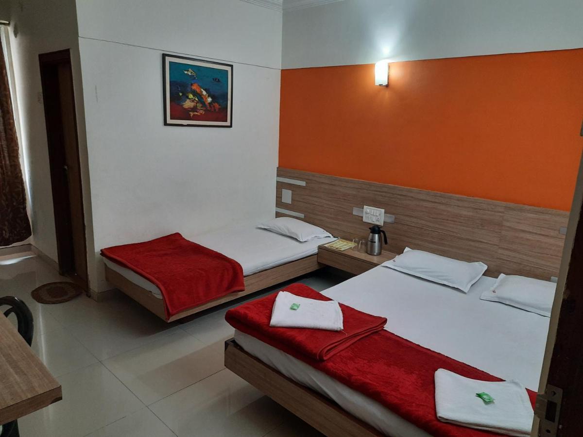 Hotel S K Palace Mahabaleshwar Exterior photo
