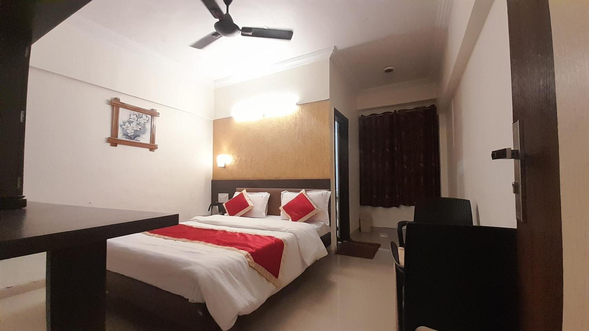Hotel S K Palace Mahabaleshwar Exterior photo